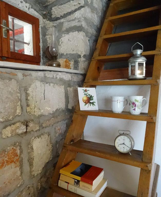 Villa D House Authentic Zlarin House, Relaxing Courtyard And Terrace Esterno foto