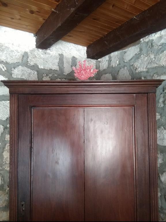 Villa D House Authentic Zlarin House, Relaxing Courtyard And Terrace Camera foto