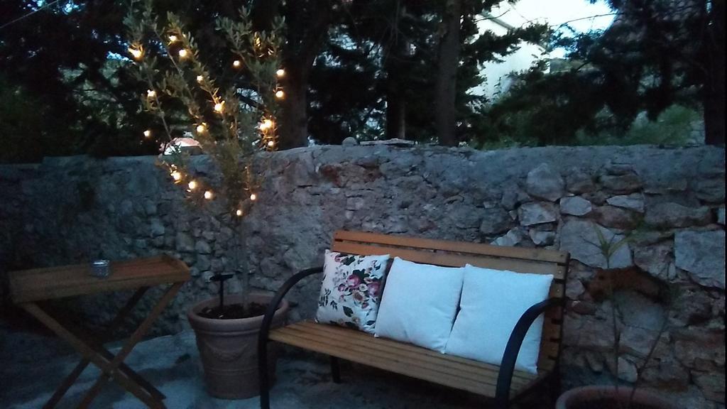 Villa D House Authentic Zlarin House, Relaxing Courtyard And Terrace Camera foto